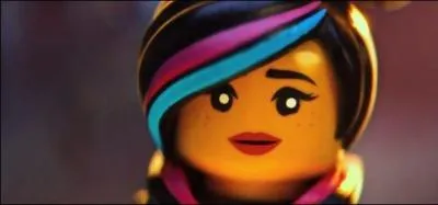 Comment s'appelle la petite amie de Batman au dbut du film ?