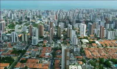 Dans quel pays se trouve la ville de Fortaleza ?
