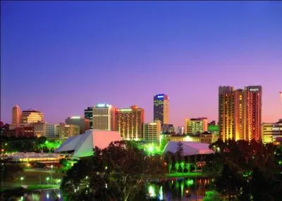 O se situe la ville d'Adelade ?