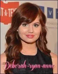 Dans quelle srie joue-t-elle actuellement ?