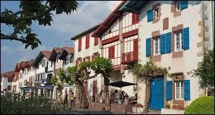 A quelle fte assisterez-vous  Ainhoa dans les Pyrnes-Atlantiques au mois d'octobre ?