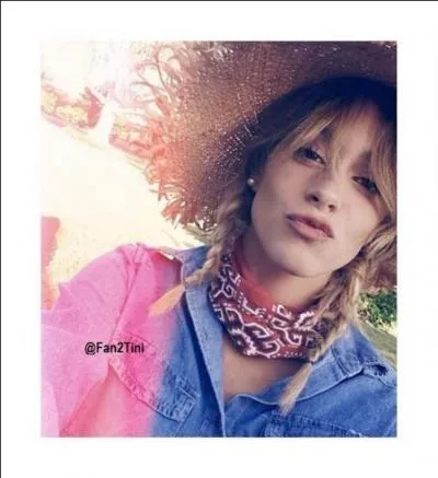 Dans quelle srie joue-t-elle ?