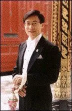 N en 1954, il est l'auteur d'une sonate pour piano intitule   la gloire de notre grand roi Bhumipol . 