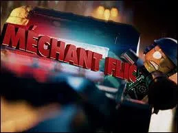 Dans quel niveau  Mchant Flic  va-t-il devenir gentil et s'allier aux matres constructeurs ?