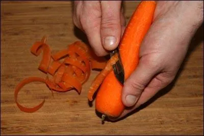 C'est moi qui... les lgumes et c'est toi qui ... le gteau.