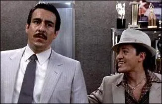 Avec quelle phrase Tony pargne-t-il Ernie ?