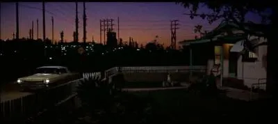 En rentrant  Miami, Tony repart de chez sa mre avec :