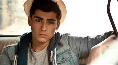 Avec qui est-il en couple ? (2014)