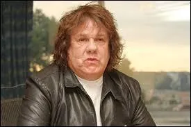 De quel instrument jouait le regrett Gary Moore ?