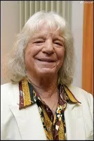 De quel instrument joue le grand Manitas de Plata ?