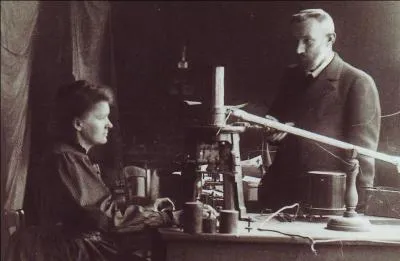 Qui furent les trois physiciens ayant reu le prix Nobel, en 1903, pour la dcouverte de la radioactivit ?