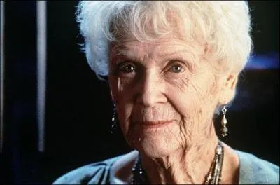 Comment s'appelle l'actrice qui joue Rose ge ?