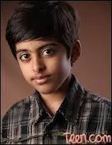 Depuis combien de temps Ravi est-il dans la famille ?