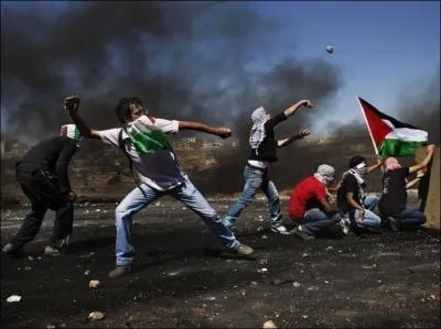 Quand la première "intifada", aussi appelée "guerre des pierres", a-t-elle débuté ?