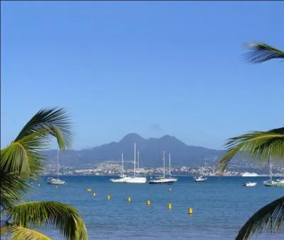 En 1984, qui nous envoyait des bons baisers de Fort-de-France ?