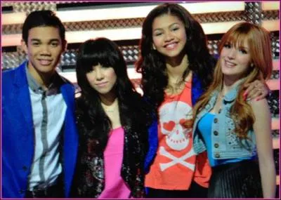 Quelle star est venue sur le tournage de  Shake It Up  en 2013 ?