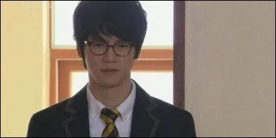 Que fait Min Jae Ha à Jan Di ?