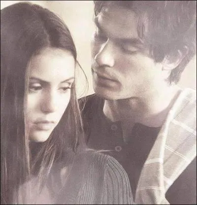 Dans la saison 5, qui sort cette phrase  Damon : You Have A Girl ?