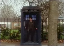 La plus grande particularit du TARDIS est qu'il est plus petit  l'extrieur.