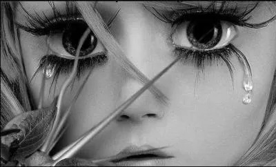 Cette jolie petite fille est  l'vidence : ~-(