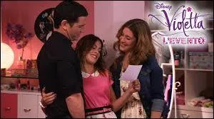 Quel est le nom de famille de Violetta ?