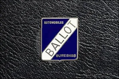 Le sigle de ce constructeur automobile figure sur tous les intrieurs cuir de ses modles haut de gamme de 1920  1995.