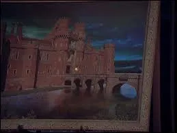  Tableau hant  : Dans cet pisode, qu'essaye de faire Phoebe pour sortir Prue et Piper du tableau dans lequel elles sont prisonnires ?