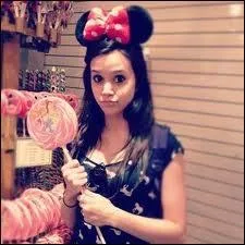 Quand a-t-elle publi sa chanson 'B-e-a-utiful' ?