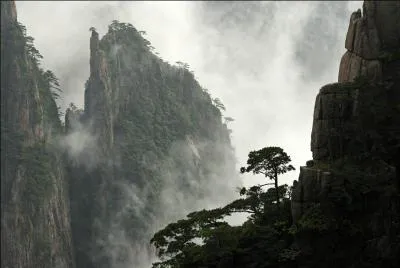 Quel pays est surnommé ''l'empire du Milieu'' ?