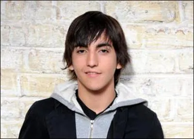 Comment s'appelle t-il, il vient de star ac' 8 ?