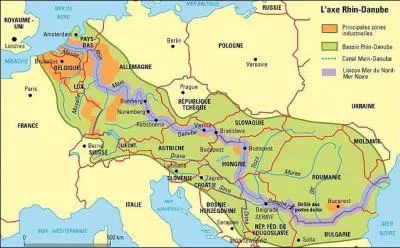 Quelle ville appelle-t-on la "perle du Danube" ?