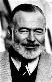 Laquelle de ces capitales a vu s'installer le célèbre écrivain Ernest Hemingway ?