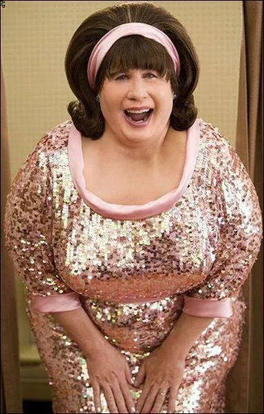 Qui se cache sous les traits d'Edna Turnsblad ?