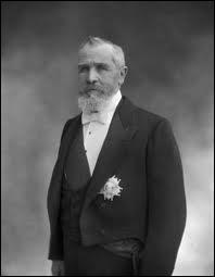 A qui succéda Emile Loubet, élu président de la République en 1899 ?