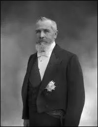 A qui succda Emile Loubet, lu prsident de la Rpublique en 1899 ?