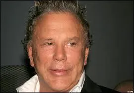 Bon, les hommes aussi se font refaire le visage ! Qui est cet acteur ?