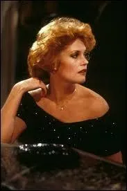 Elle avait une certaine classe, en tous cas un charme certain, n'est-ce pas ?