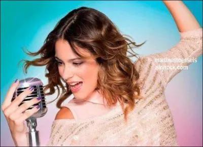 Dans la saison 2, o Violetta est-elle partie avec le concours de YouMix ?