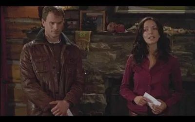 Dans l'pisode 13, Lou rencontre sans le savoir son futur mari : Peter W Maurice. Dans quelle circonstance se sont-ils rencontrs la premire fois ?