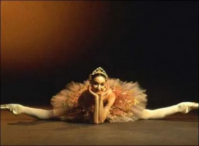 En quelle position est cette danseuse ?