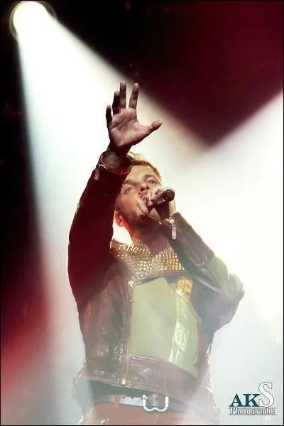 Avec qui a-t-il fait le duo  Envole moi  ?