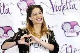  Ven y canta  a t cr par le frre de Francesca. Quel est son nom ?