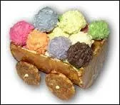 Petit wagonnet en nougatine rempli de spcialits lorraines (ici des chardons lorrains), la wagotine est la spcialit de la ville ...