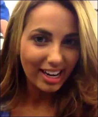 Comment s'appelle cette jeune femme trs belle ?