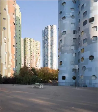 Ville administrative et universitaire de l'le de France, c'est ?