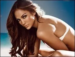 Avec qui chante-t-elle  On The Floor  ?