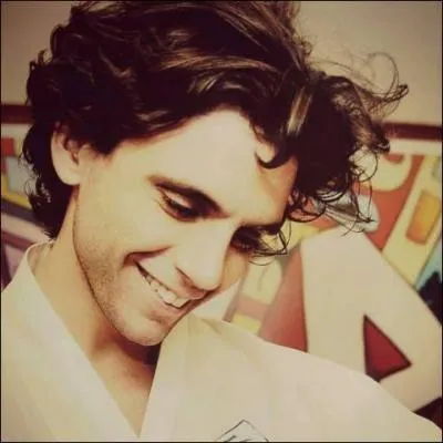 O vit Mika  prsent ?