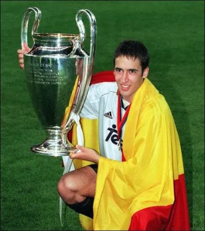 La première fois que deux clubs d'un même pays se sont rencontrés en finale, le Real Madrid a battu le FC Valence 3-0. C'était en...