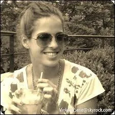 Camila embrasse un garon, lequel ?