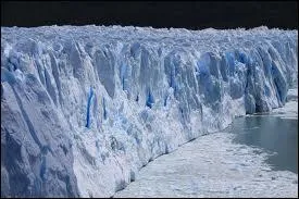 1407, un hiver trs rigoureux gle les fleuves et les rivires entrainant de terribles consquences collatrales ...